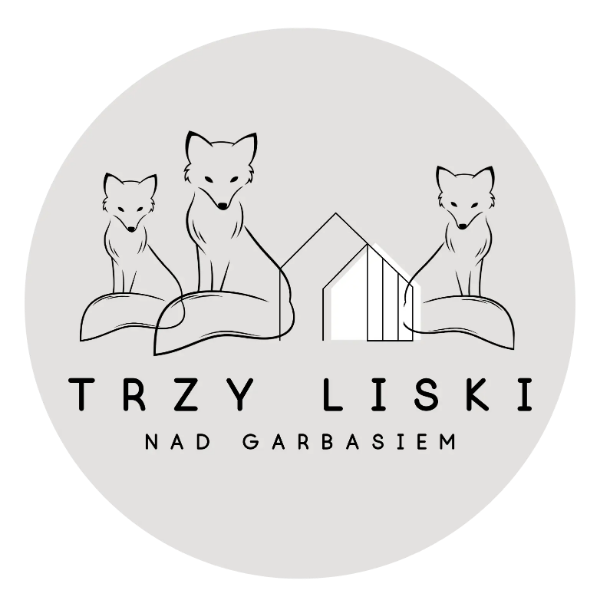 Okrągłe logo Trzy Liski nad Garbasiem